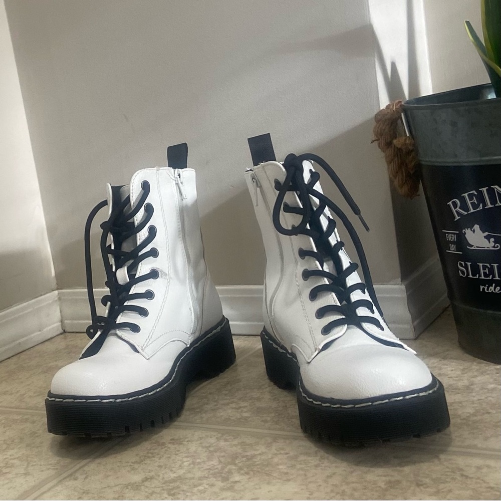 Unionbay Women White Combat Boots